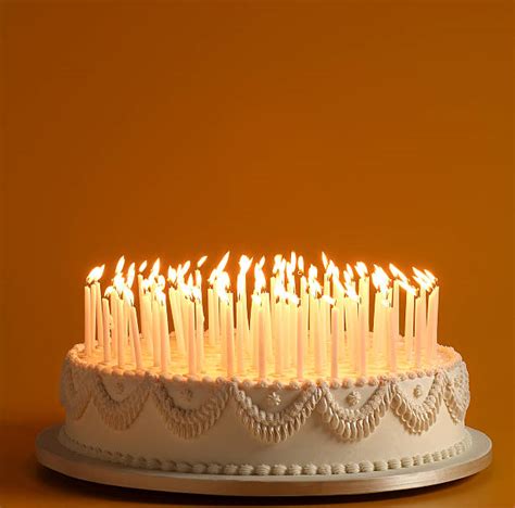 15 Easy Birthday Cake with Lots Of Candles – Easy Recipes To Make at Home