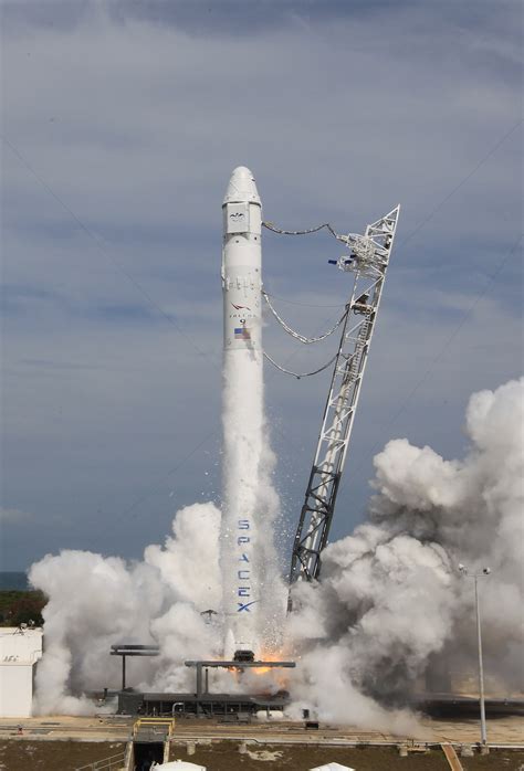 SpaceX Dragon Launch Slides to May 19 - Universe Today