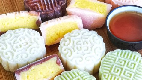 Snow skin mooncake 冰皮月饼 - How to make (with custard filling)