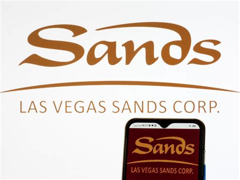 Should You Hold Las Vegas Sands Stock For Strong Gains?