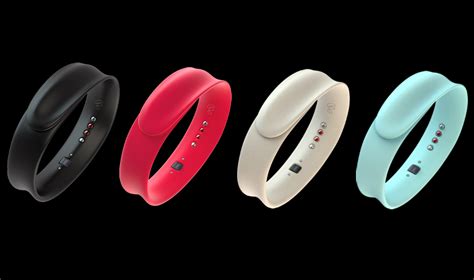 Feel is a mood bracelet that wants to make you happier