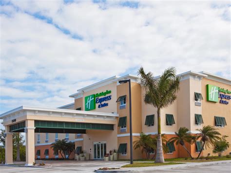 Marathon Florida Hotels in the Middle Keys | Holiday Inn Express ...