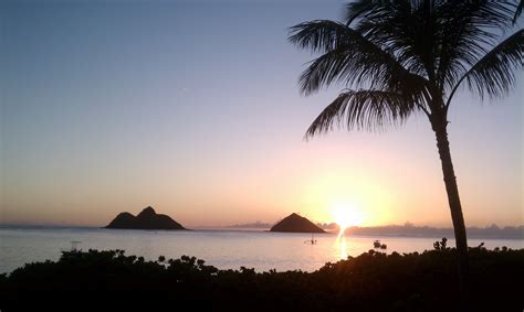 Lanikai sunrise Kailua Oahu | Kailua oahu, Beautiful places to visit, Oahu