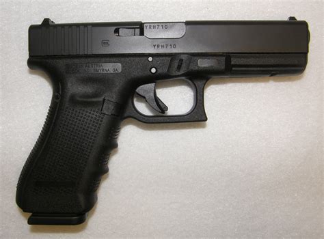 Glock 17 Gen 4 9mm Pistol with Shooting Range Bag (New) | Pony Express ...