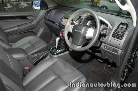 Isuzu MU-X interior at 2016 Thai Motor Expo