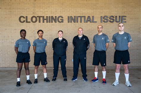 USSF rolls out new Physical Training Uniform at BMT > Vandenberg Space ...