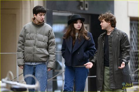 Hailee Steinfeld & Asa Butterfield: 'Ten Thousand Saints' Set in NYC ...