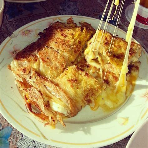 Chooyaya Secret Garden : MURTABAK CHEESE