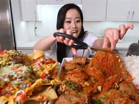 ‘Mukbang’ fast food video fetish takes YouTube by storm | The Courier Mail