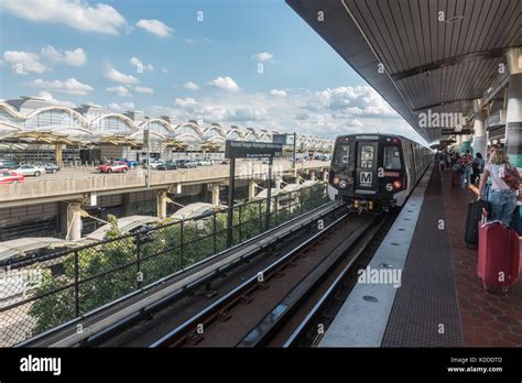 Terminal in background, Reagan National Airport Metro station with ...