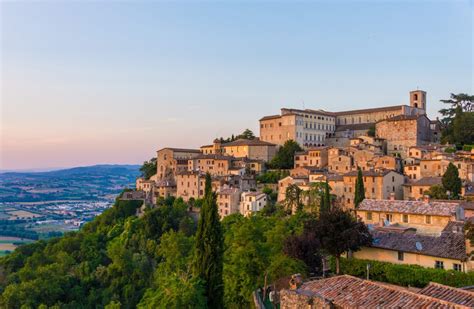 7 of the Most Beautiful Towns and Villages in Umbria | Oliver's Travels