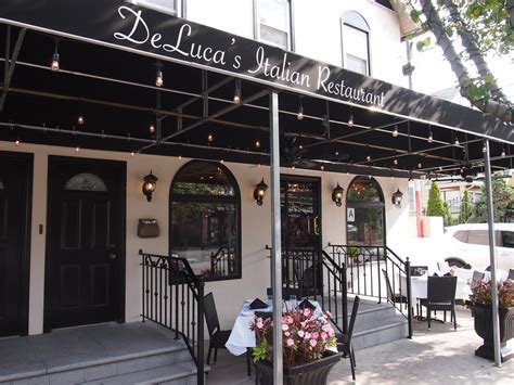 Deluca's Italian Restaurant