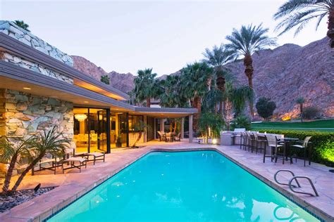 22 Best Boutique Hotels in Palm Springs ️ for all Budgets!