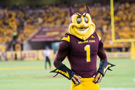 Student life snapshot: Experience an ASU football game | W. P. Carey News