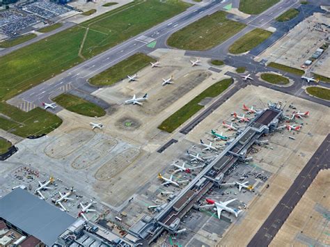 London Gatwick Airport: Which Airlines Use Which Terminal?