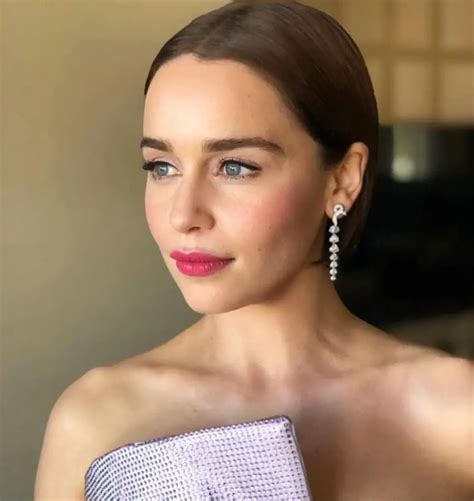 Emilia Clarke Age, Biography, Height, Family, Boyfriend & More ...