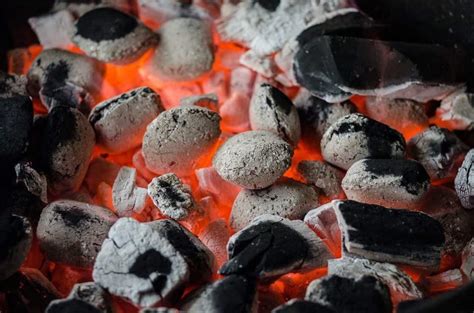 How to Make a DIY Charcoal Chimney Starter | Mad Backyard