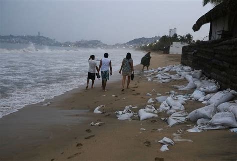 Hurricane Otis barrels toward Mexico's Acapulco as Category 5 storm ...