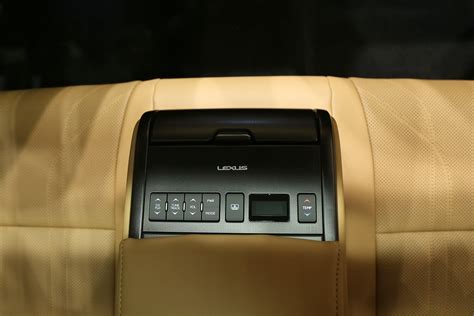 Saleh Group For Cars - LEXUS ES350 CC 2023