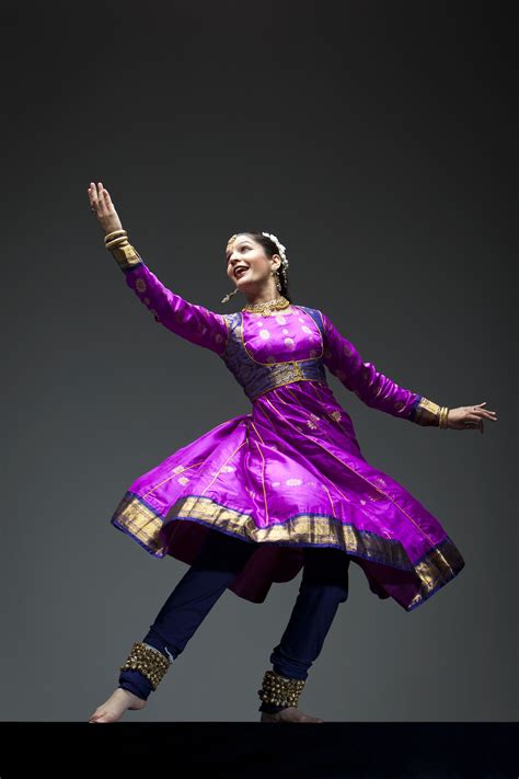 kathak | Bollywood dance outfit, Kathak costume, Dance outfits