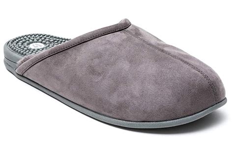 16 Acupressure Slippers & Sandals to Shop for Pain Relief – Footwear News