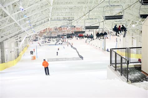 Gnarly! Big SNOW indoor ski and snowboard park opens at American Dream Mall