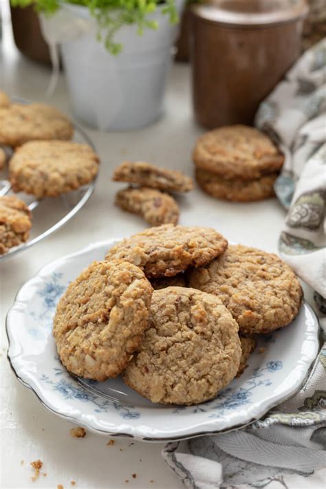 Sugar-Free "Oatmeal Cookies" (Low Carb, Keto) - Low Carb Maven