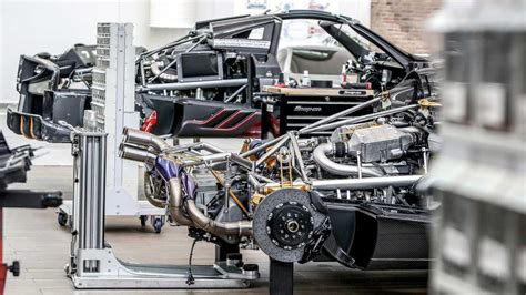 Pagani Zonda F Engine