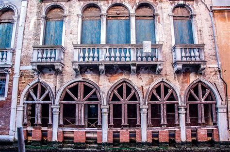 Venetian palazzo being restored - Venice, Veneto, Italy - www ...