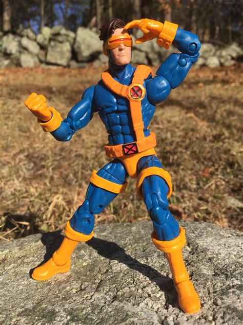 2017 X-Men Marvel Legends Cyclops Jim Lee Figure Review - Marvel Toy News