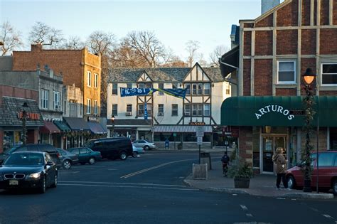 Living In Maplewood - Walkable Suburb