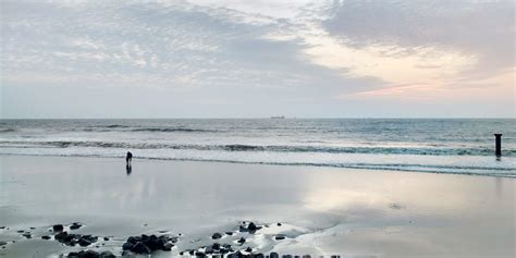 Suvali Beach Surat Pre Wedding Photo