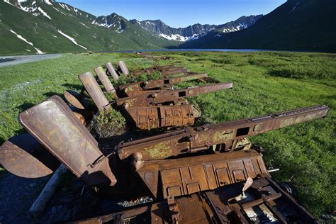 Eerie photos of abandoned military sites - CNET