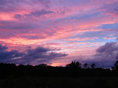 Purple clouds at sunset. : r/CLOUDS