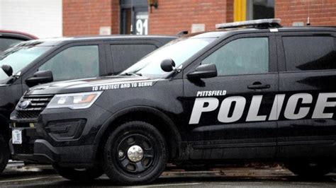 Pittsfield police take vote of no confidence in their chief | WGME