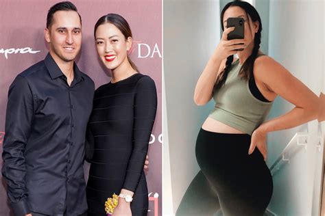 Michelle Wie shows off her baby bump with crop top joke