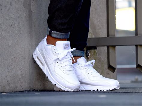 10 white sneakers you can wear every day - Business Insider