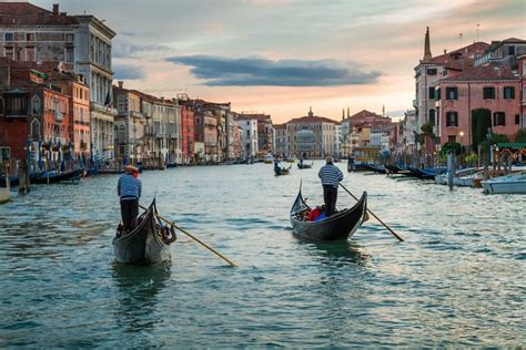 Private Tour: Venice Gondola Ride With Serenade: Triphobo