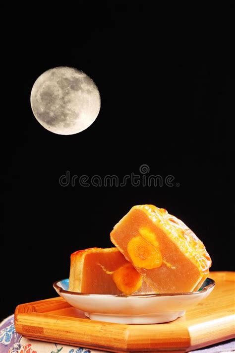 White Lotus Seed Paste Moon Cake with Egg Yolk Stock Photo - Image of ...