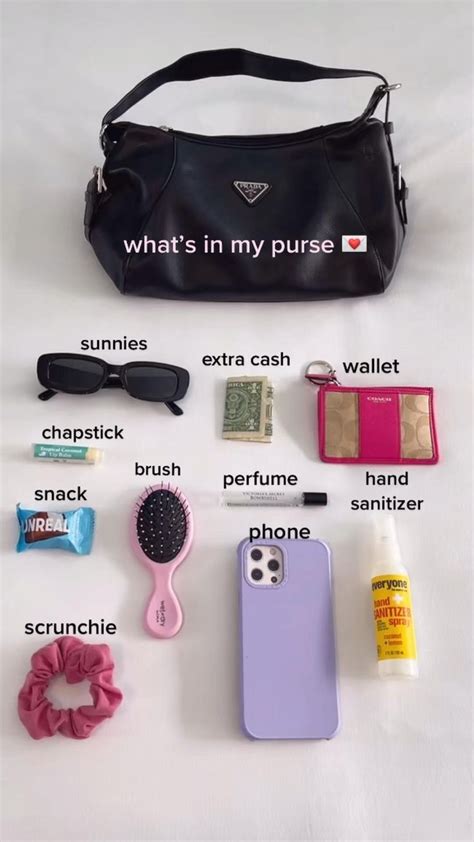 What’s in my purse 🤍 | Purse essentials, What's in my purse, Handbag ...