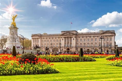 Buckingham Palace Tour 2024 • Expert Tour Guide