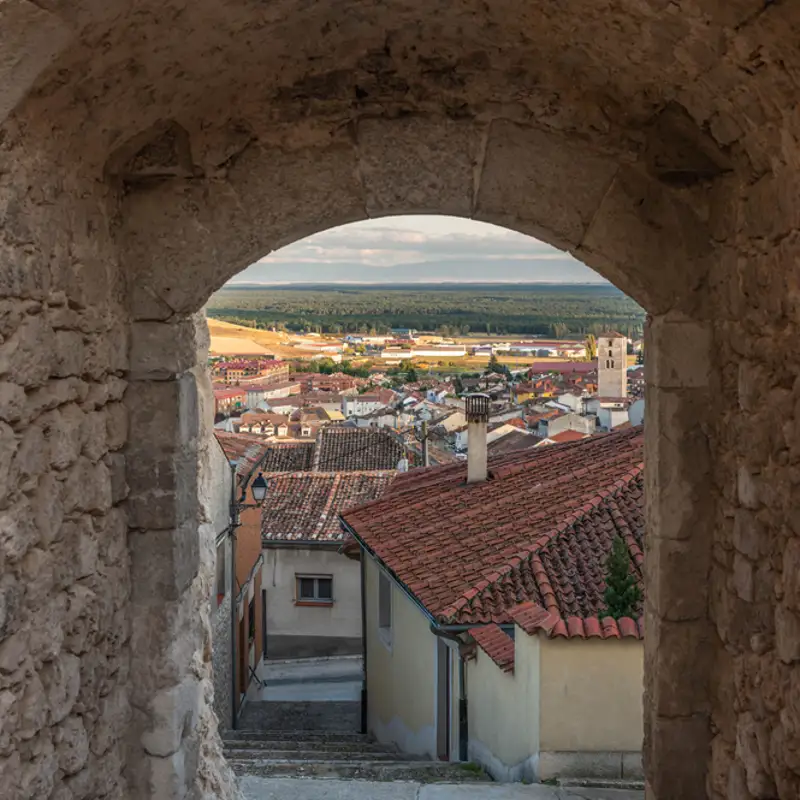 Cuéllar, el pueblo medieval de Segovia donde hasta las iglesias son muralla