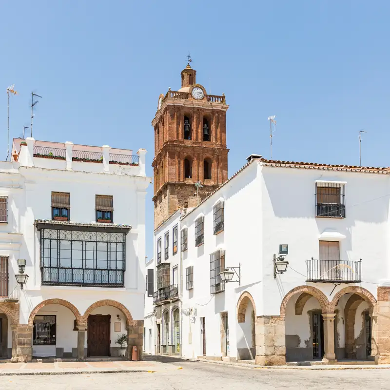 El pueblo de Badajoz con dos plazas siamesas