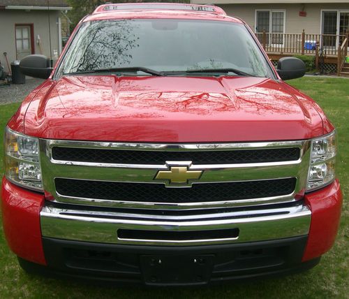 2010 chevrolet : silverado 1500 wt 2wd v8 auto 8' bed and cap