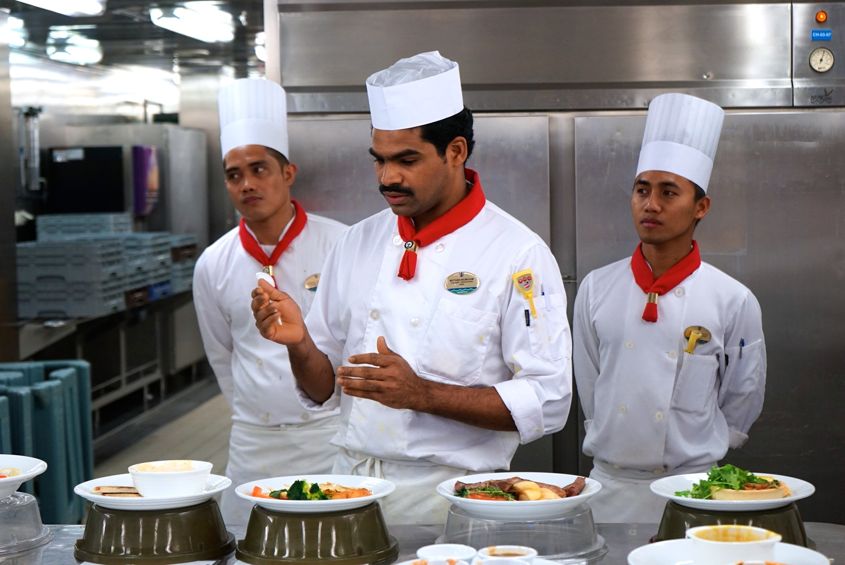 Chef Giving Feedback On Mariner Of The Seas Roya Caribbean - AspirantSG