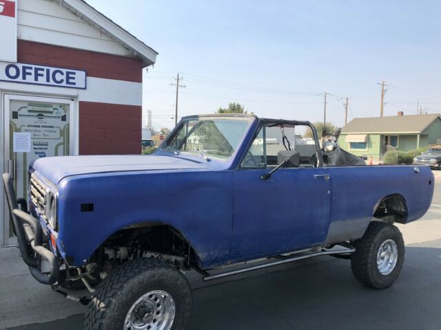 1979 International Scout II (Blue/Red)