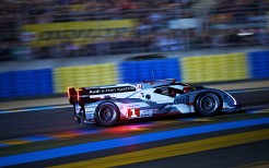 Audi R18 E Tron Race