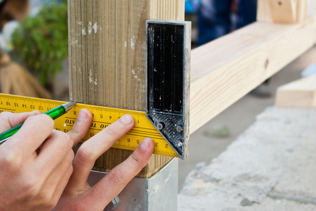 Aligning the deck bottom rail