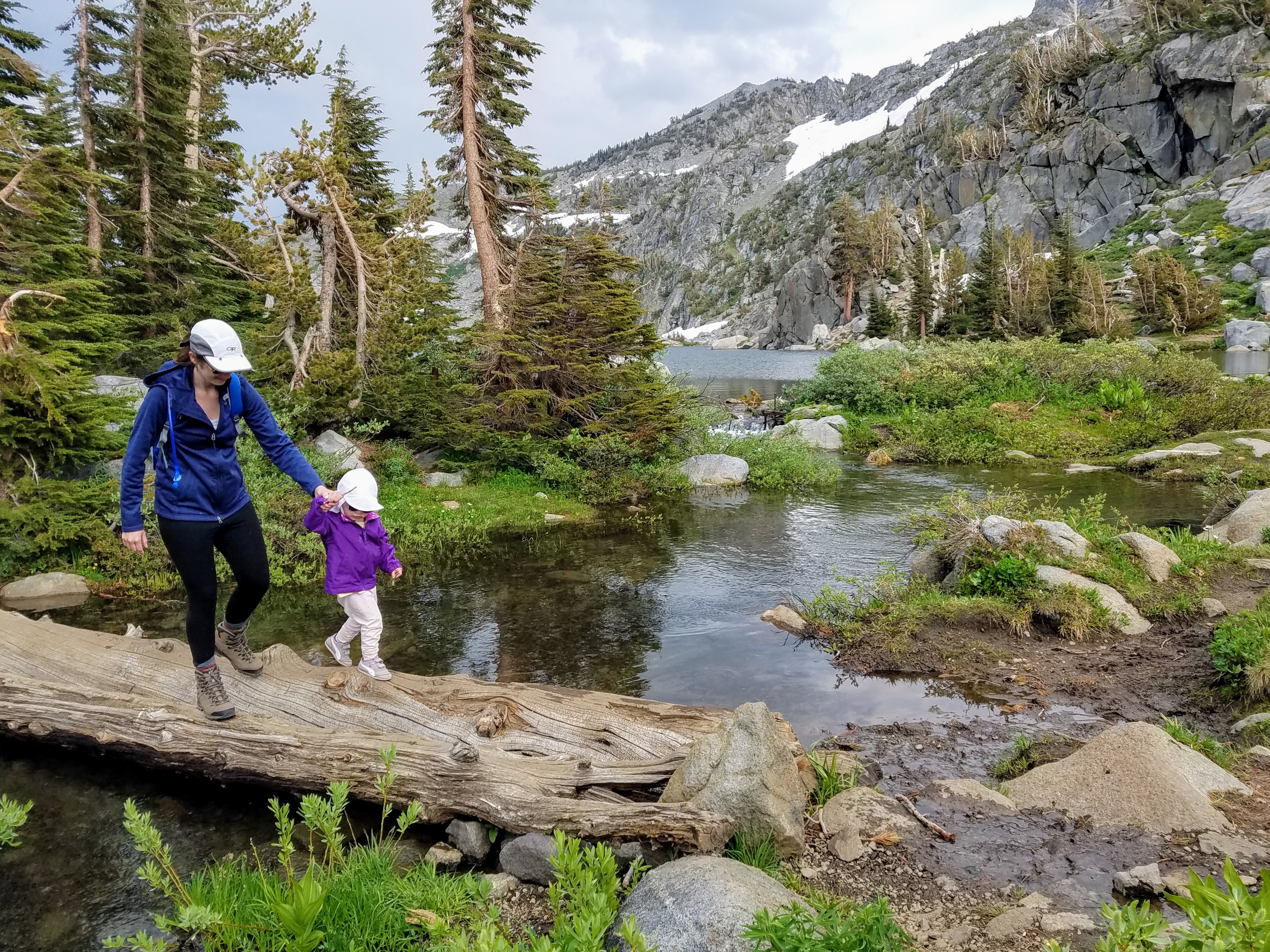 winnemucca lake hike in mokelumne wilderness