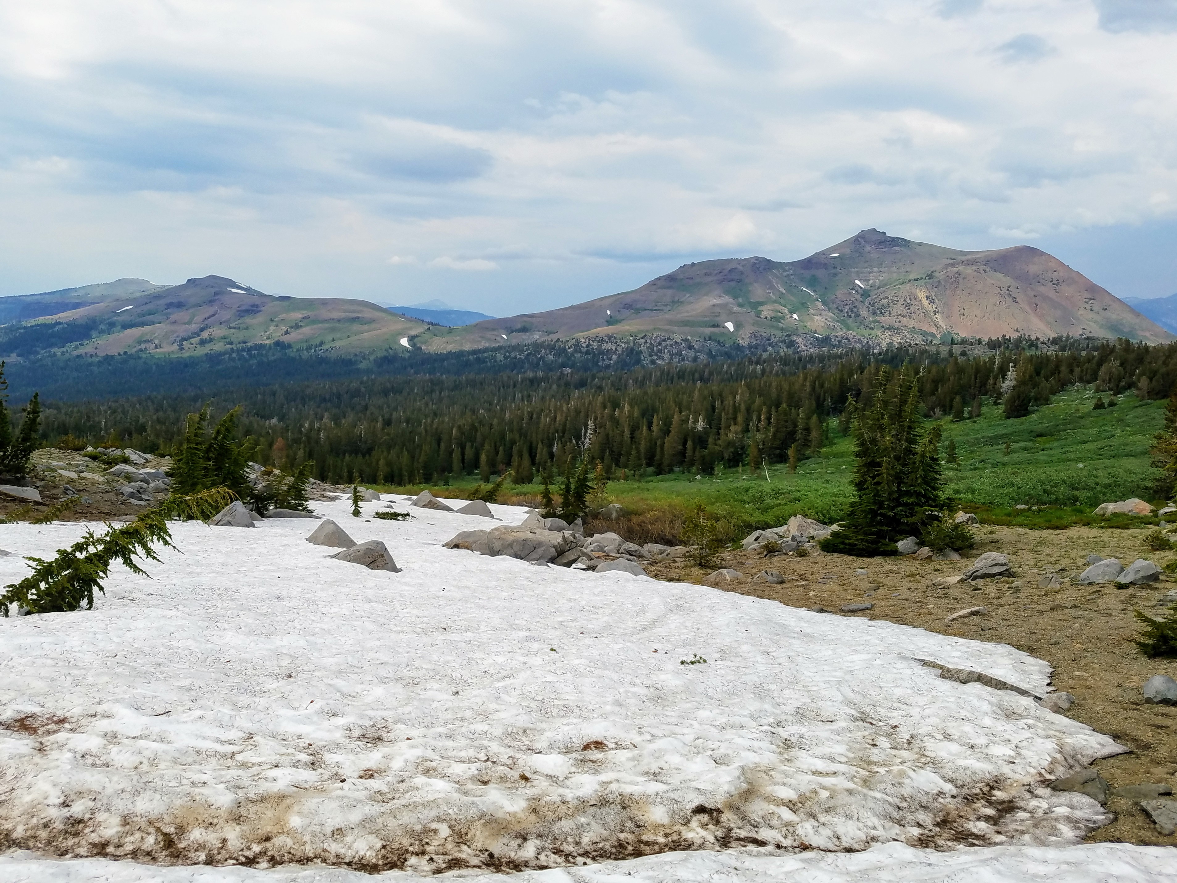 winnemucca lake hike in mokelumne wilderness